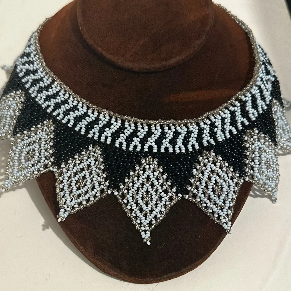 Vintage beaded collar - Picture 2 of 3